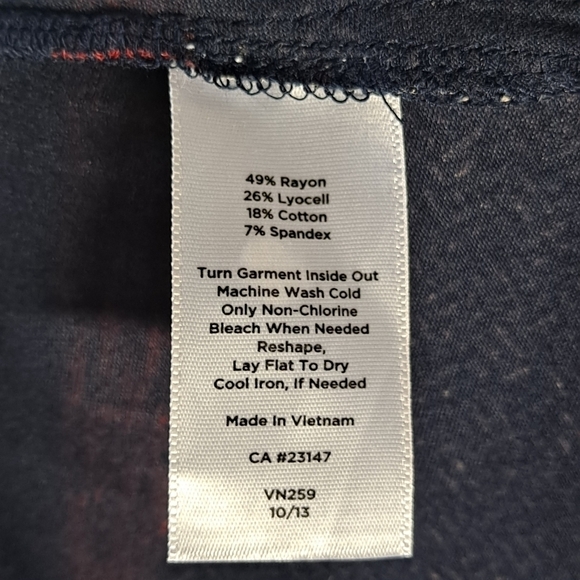 Talbots Size Medium Tunic Top Navy w Red/Cream Accents - Picture 8 of 10